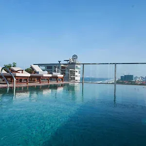 Hotel Sofiana My Khe & Spa- Rooftop Pool Bar ****